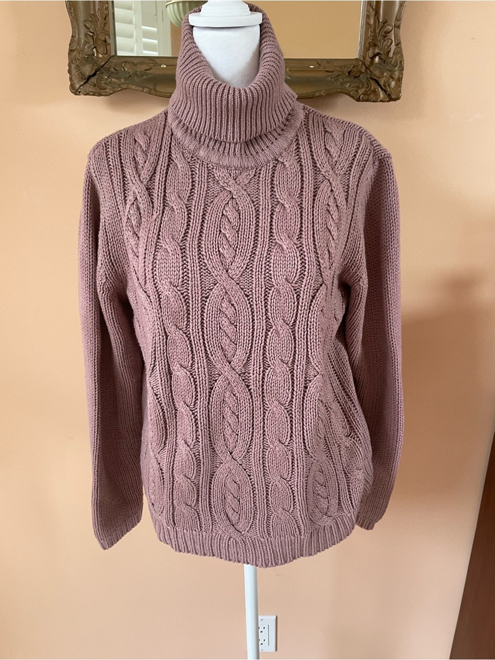 Classic Vintage Cable Knit Turtleneck Acrylic Sweater - Dusty Rose. Med